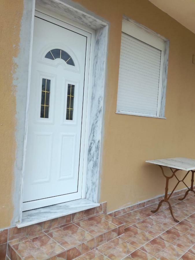 Jordan'S Studio House At เนอา มิคานิโอนา ภายนอก รูปภาพ